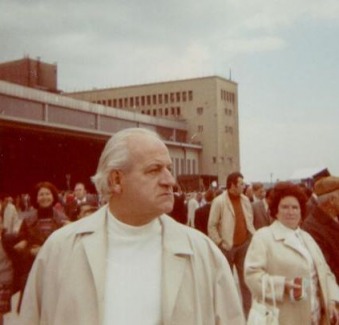 Opa, 1971